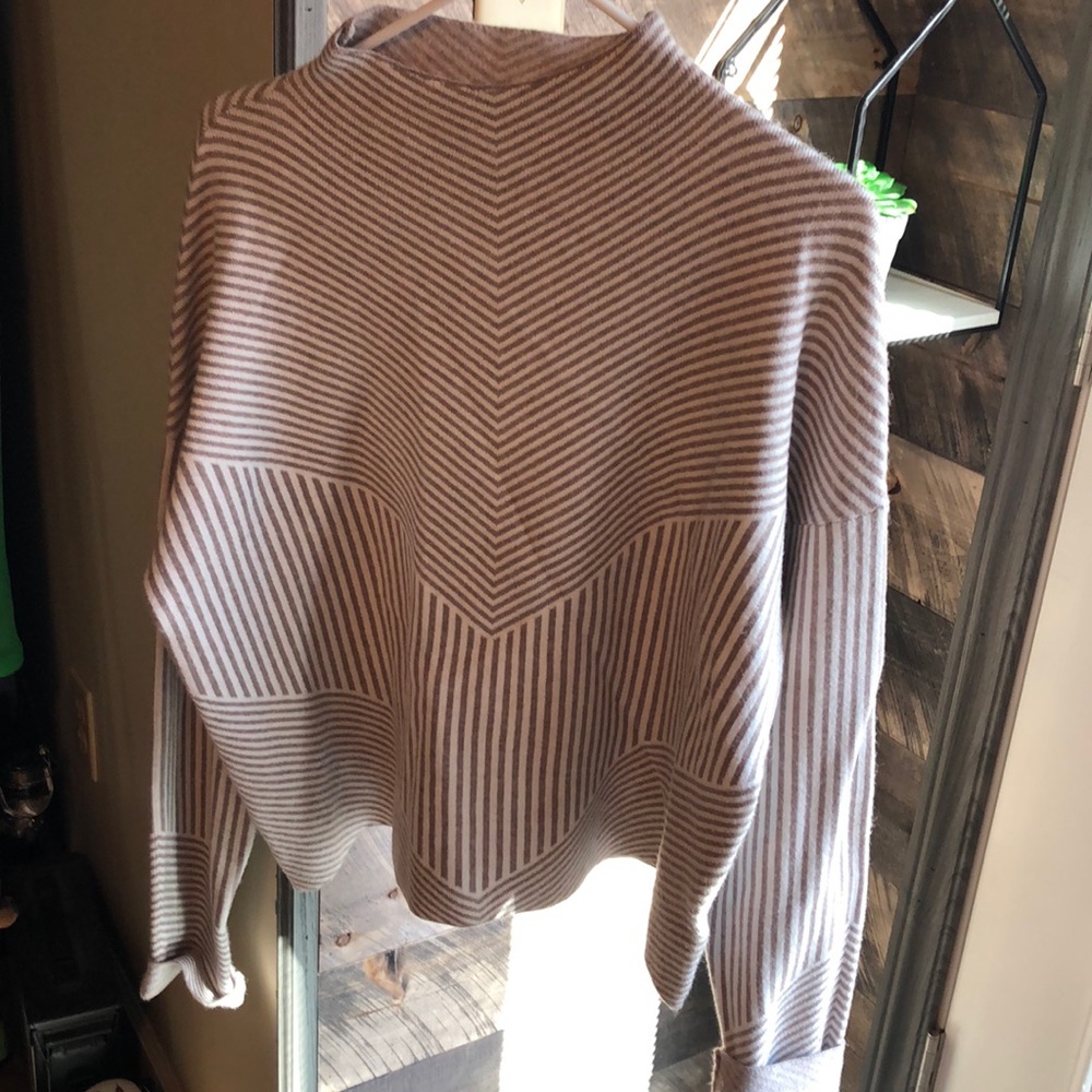 Semi-cropped sweater